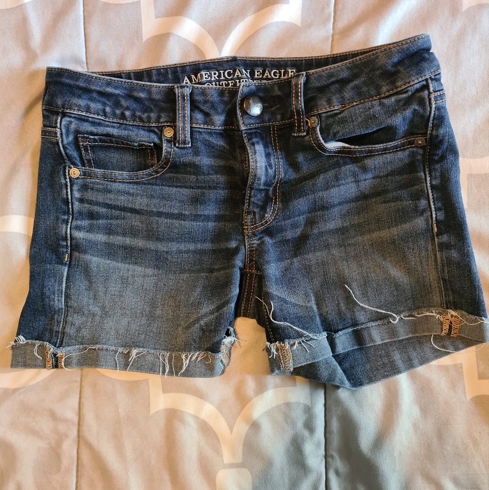 American Eagle Mid rise midi short